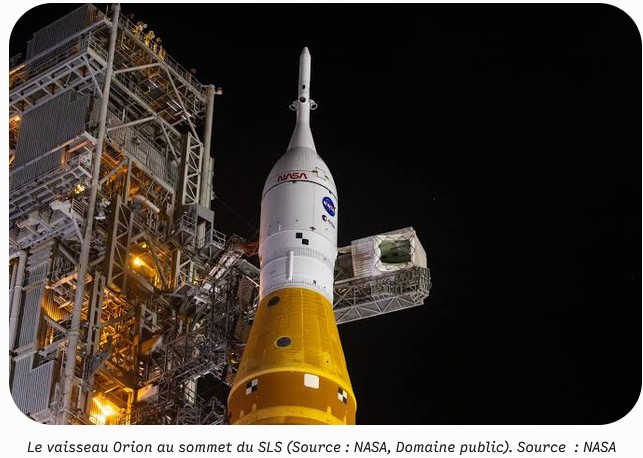 Le vaisseau Orion au sommet du SLS